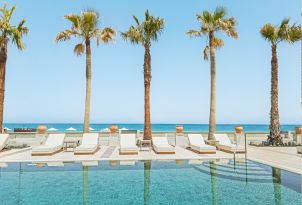 07-seaside-resort-pool-plaza-beach-house-rethymno-crete